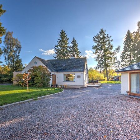 Charming 1-Bed Cottage In インヴァネス エクステリア 写真